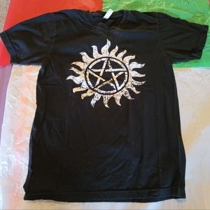 Supernatural star protection emblem Tshirt black size M